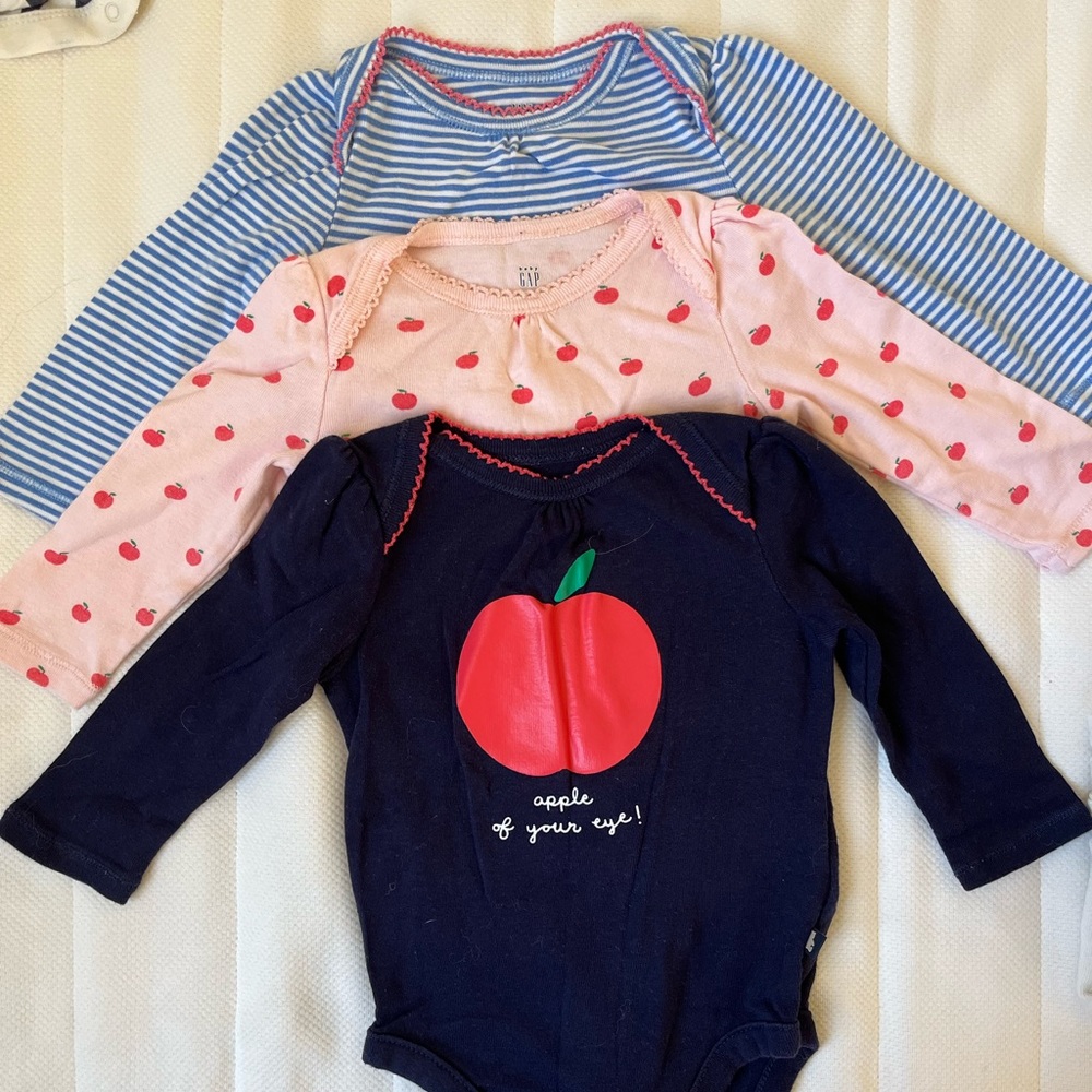 Gap baby onesies 6-12m